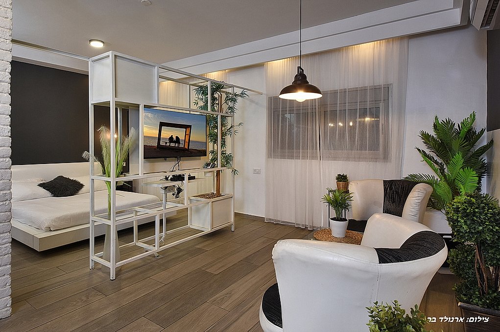 אחוזה בשניים